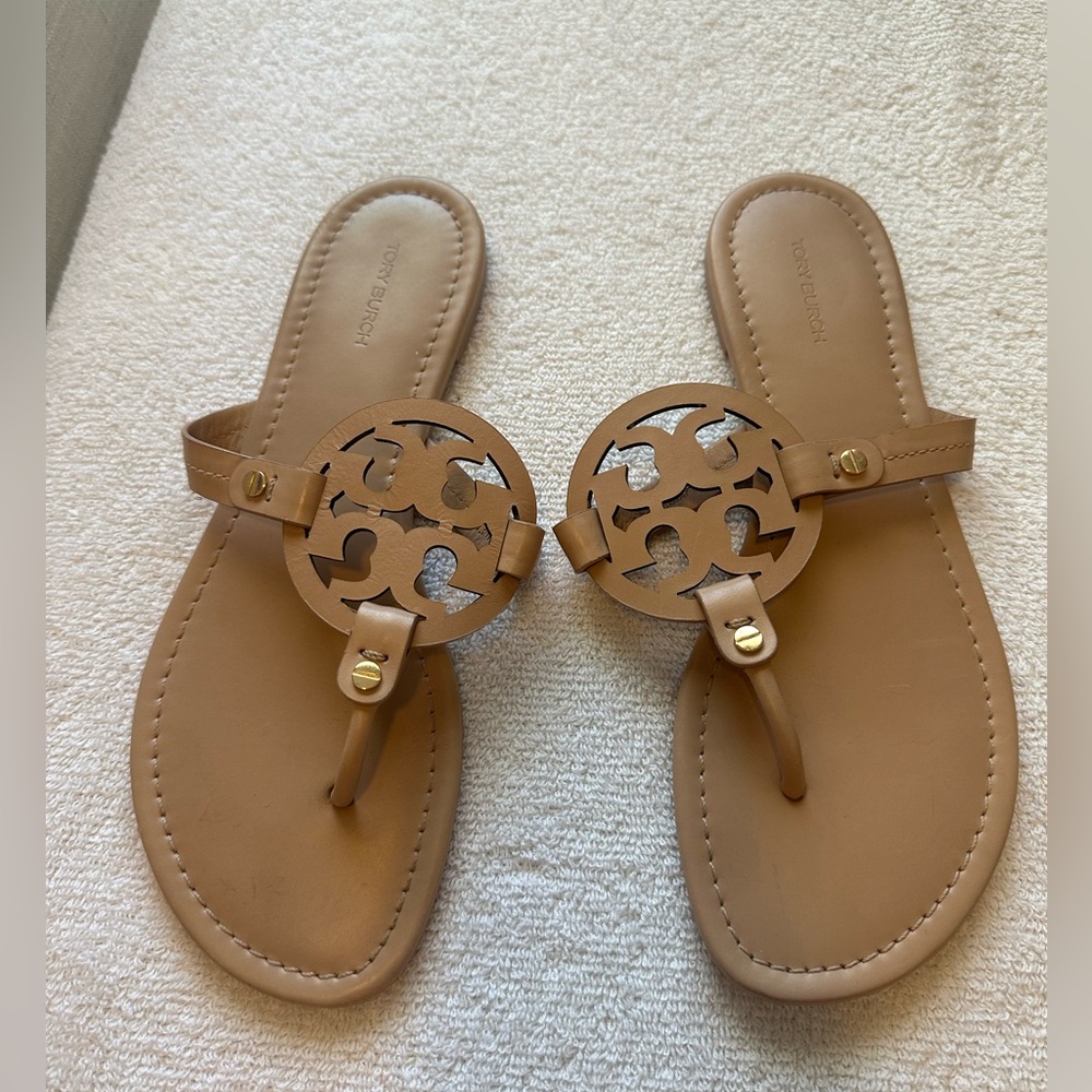 MILLER PATENT SANDAL❤️